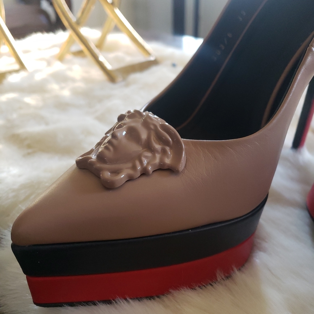Versace pump